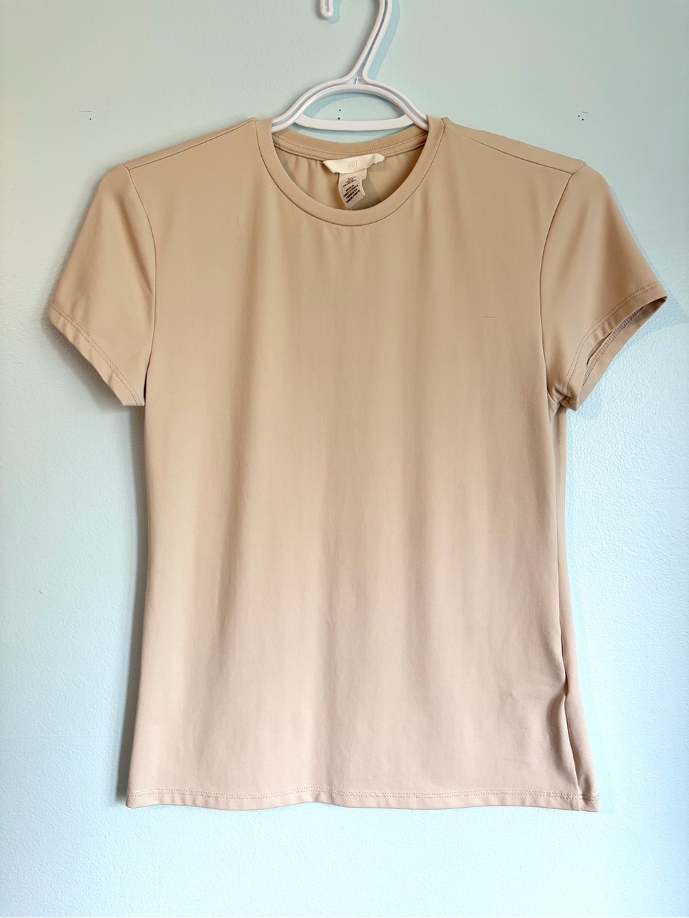 H&M Women’s Classic Crewneck Tee in Nude - Super Soft - Size Medium